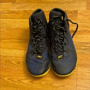 Under Armour Men's Black and Yellow Basketball Shoes